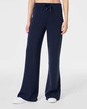 Airessentials Wide Leg Pant